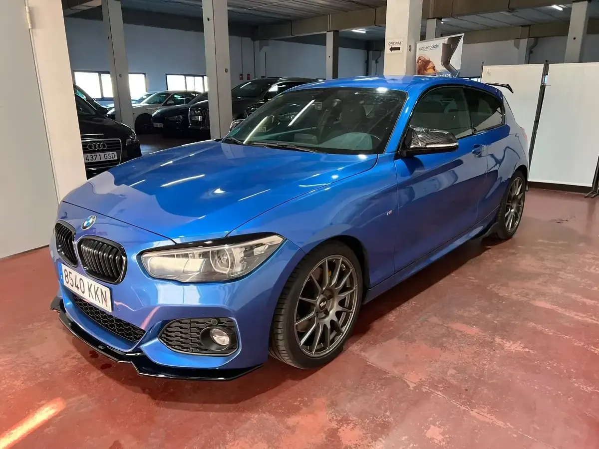 Usado BMW 118 150 CV (110 kW) 2018 Azul Utilitario