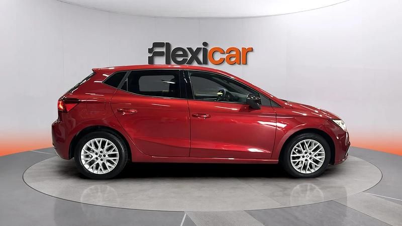 Usado Seat Ibiza FR 110 CV (80 kW) 2022 Rojo Utilitario