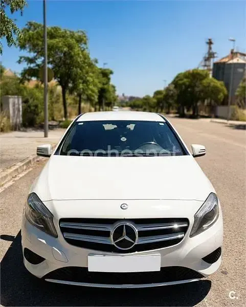 Usado Mercedes A180 Style 109 CV (80 kW) 2013 Blanco Utilitario