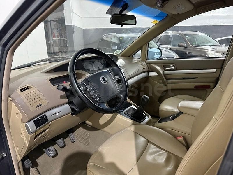 Usado Ssangyong (KGM) Rodius Limited 165 CV (121 kW) 2007 Gris / plata Monovolumen