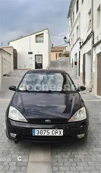 Usado Ford Focus Trend 100 CV (73 kW) 2003 Negro Berlina