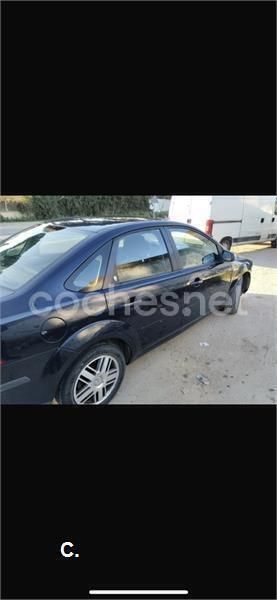 Azul Usado 2005 Ford Focus Ghia Berlina | 4000 € (Buen precio) - Imagen 1/4