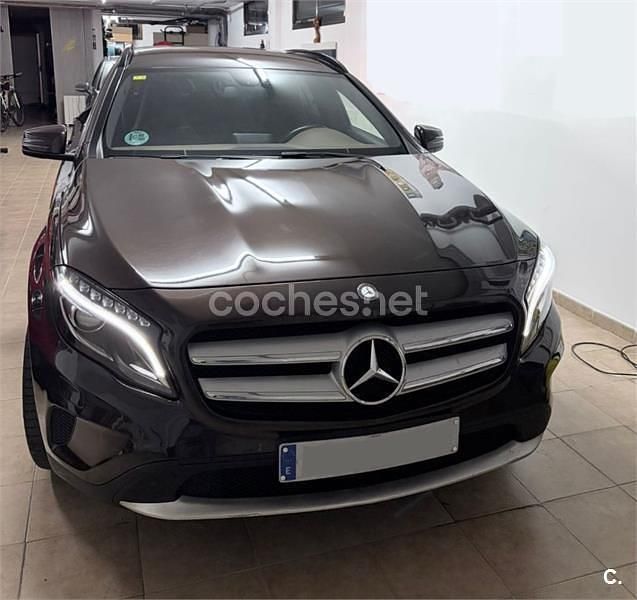 Usado Mercedes GLA250 Style 211 CV (155 kW) 2014 Marrón SUV