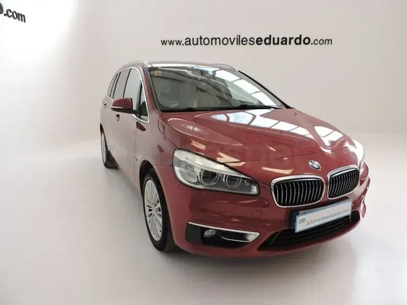 Usado BMW 218 Comfort Edition 150 CV (110 kW) 2016 Rojo Familiar