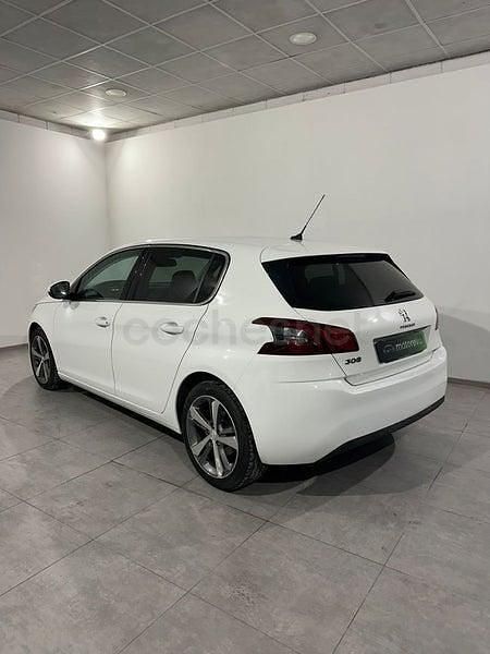 Usado Peugeot 308 Allure 130 CV (95 kW) 2020 Blanco Berlina