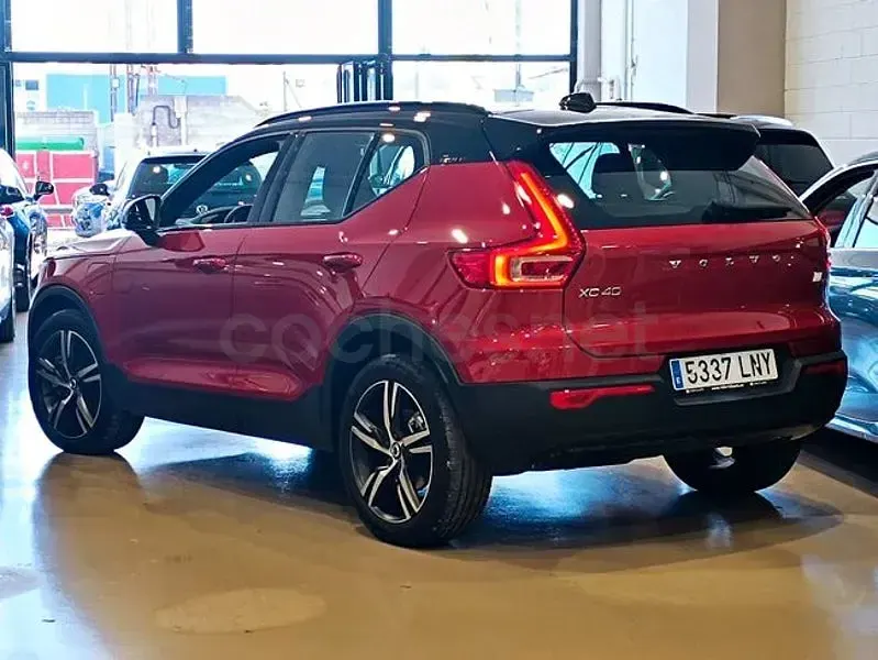 Usado Volvo XC40 R-Design 211 CV (155 kW) 2021 Rojo SUV