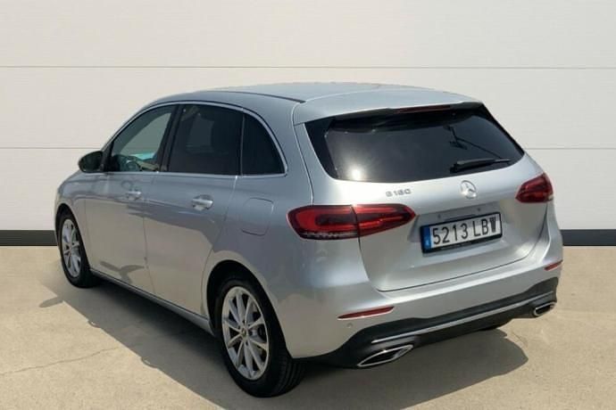 Usado Mercedes B180 137 CV (100 kW) 2019 Plateado Monovolumen