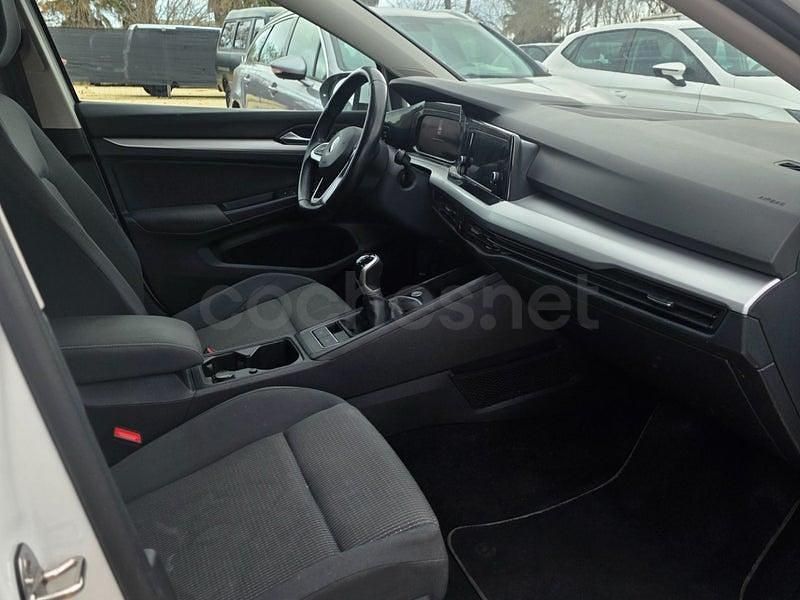 Usado VW Golf VIII Life 115 CV (84 kW) 2021 Blanco Berlina