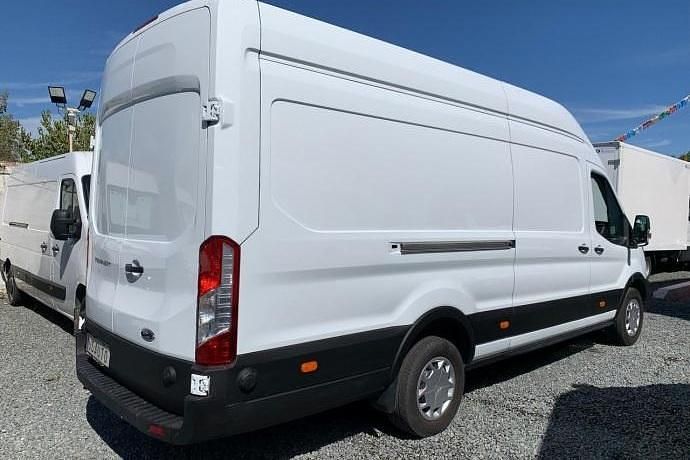 Usado Ford Transit Trend 130 CV (95 kW) 2022 Blanco Van
