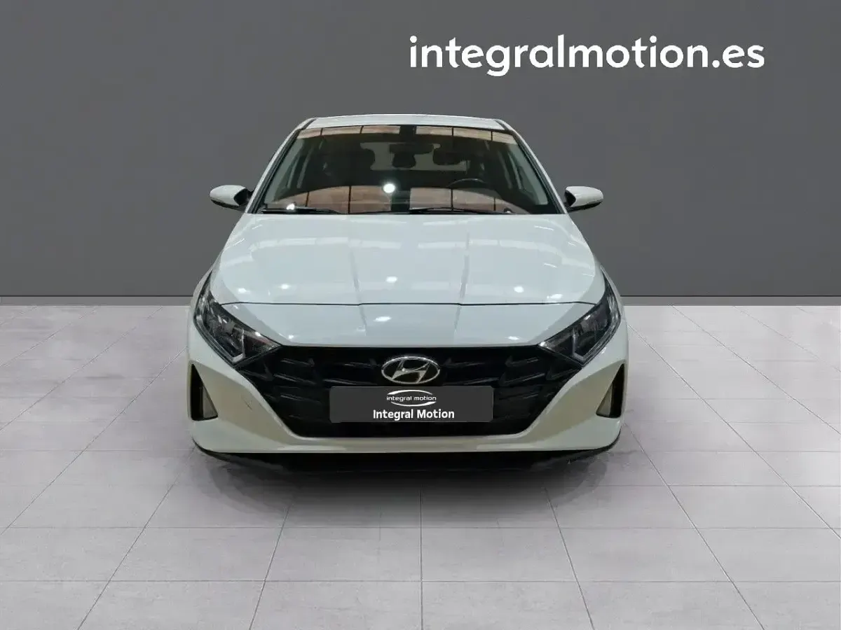 Usado Hyundai i20 84 CV (61 kW) 2022 Blanco Utilitario