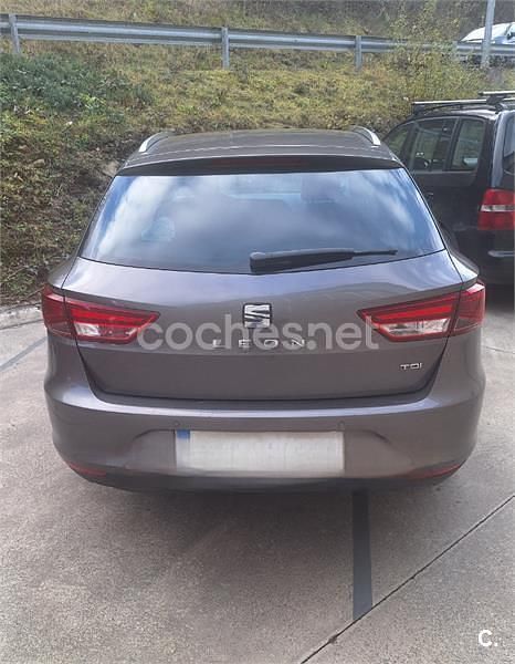 Usado Seat Leon ST CONNECT 110 CV (80 kW) 2017 Gris / plata Familiar