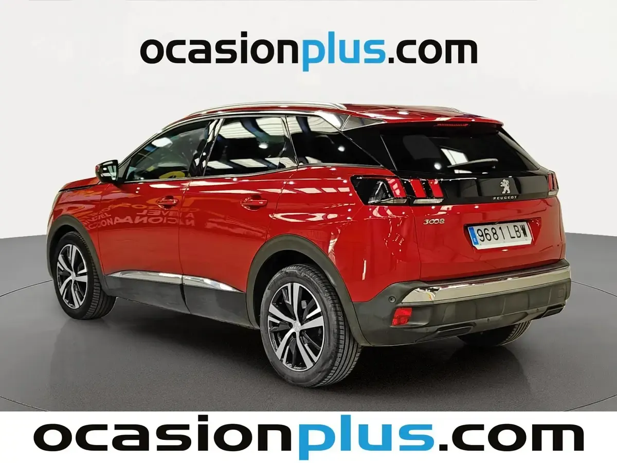 Usado Peugeot 3008 Allure 131 CV (96 kW) 2019 Rojo SUV