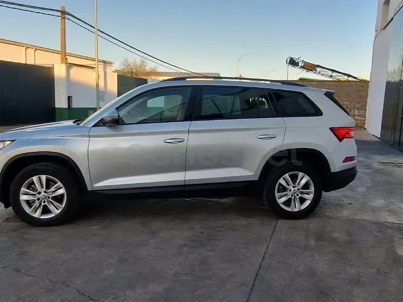Käytetty Skoda Kodiaq Ambition 150 HP (110 kW) 2022 Harmaa Katumaasturi