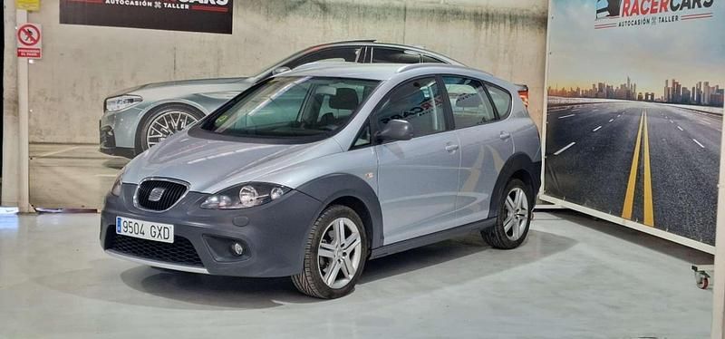 Usado Seat Altea 105 CV (77 kW) 2010 Gris SUV