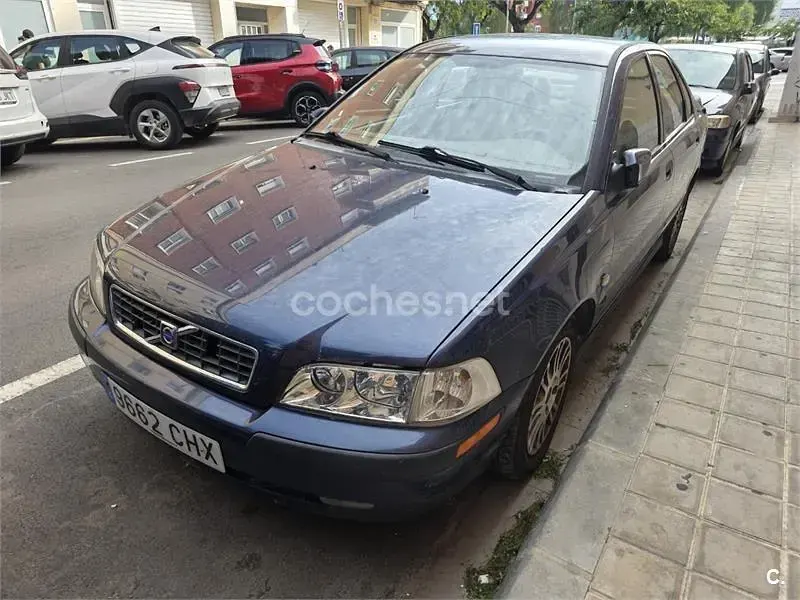 Usado Volvo S40 102 CV (75 kW) 2003 Negro Berlina