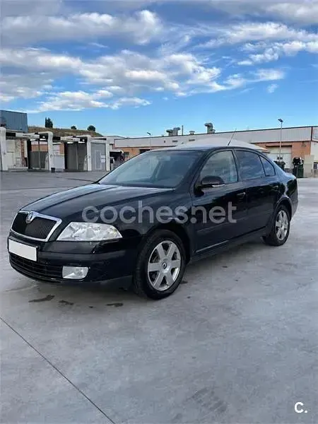 Usado Skoda Octavia 105 CV (77 kW) 2009 Negro Berlina