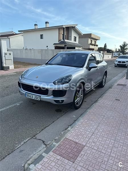 Usado Porsche Cayenne S E-Hybrid Platinum Edition 416 CV (305 kW) 2016 Gris / plata SUV