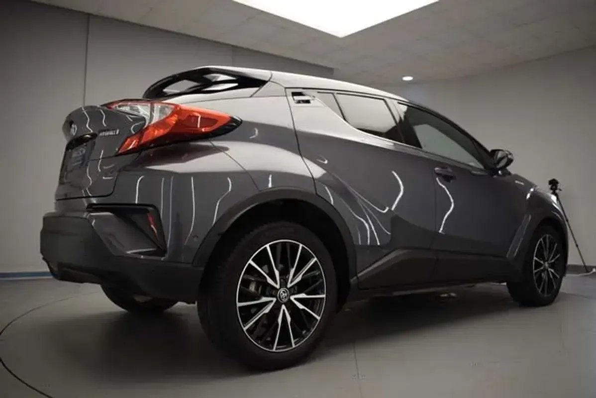 Usado Toyota C-HR Advance 122 CV (89 kW) 2017 Gris SUV