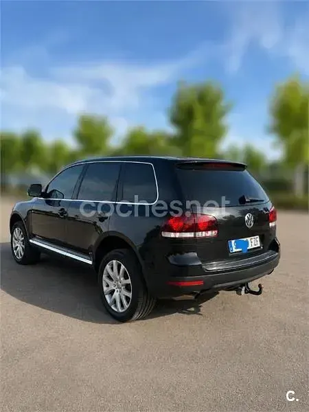 Usado VW Touareg 225 CV (165 kW) 2008 Negro SUV