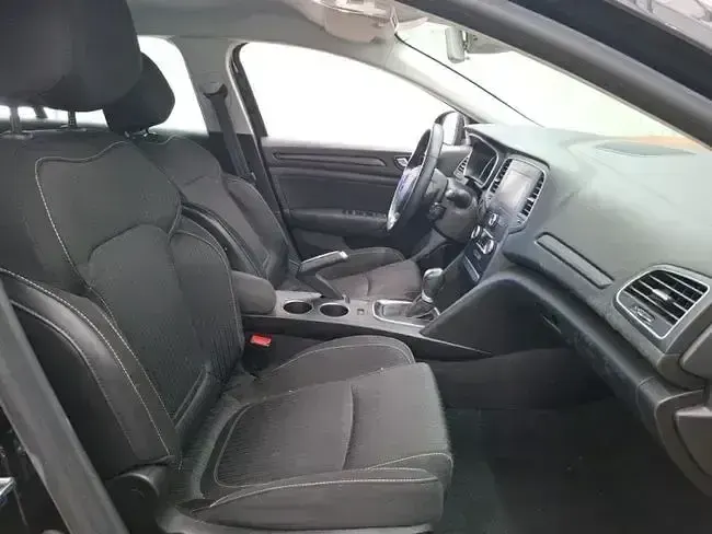 Usado Renault Mégane GrandTour Business 115 CV (84 kW) 2020 Negro Familiar
