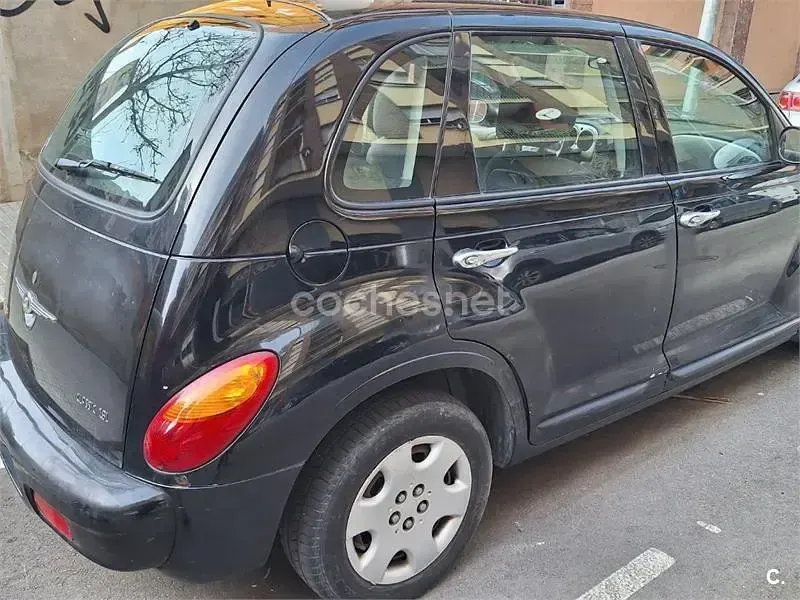 Usado Chrysler PT Cruiser Clasic 115 CV (84 kW) 2005 Negro Monovolumen