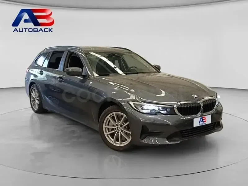 Usado BMW 330e 292 CV (214 kW) 2021 Grisnegro Familiar