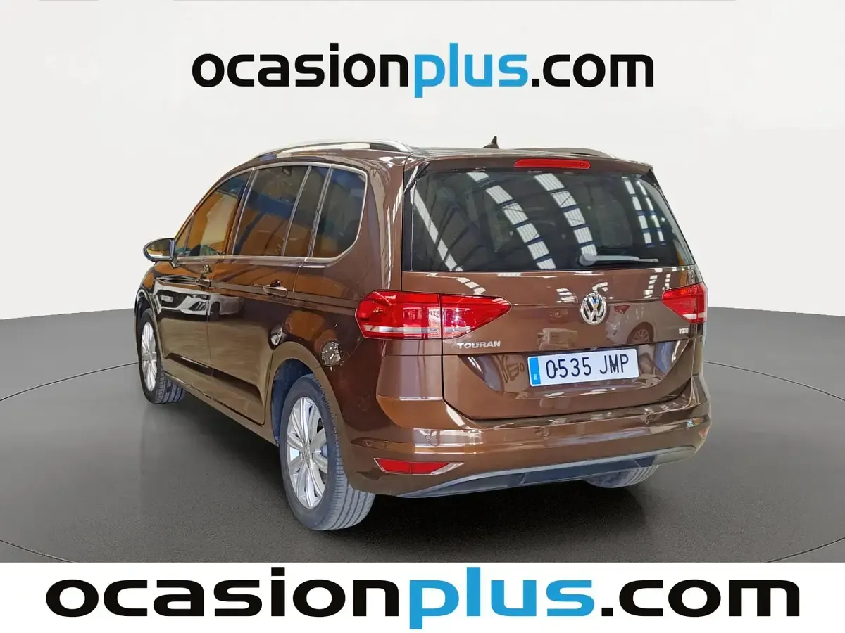 Usado VW Touran Sport 110 CV (80 kW) 2016 Marrón Monovolumen