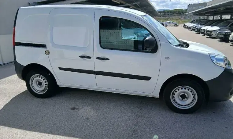 Usado Renault Kangoo 2018 Blanco Monovolumen