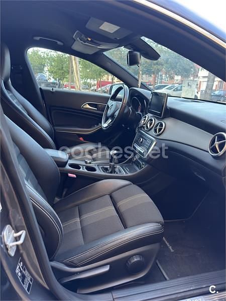 Usado Mercedes CLA200 136 CV (100 kW) 2017 Marrón Berlina