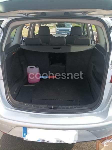 Usado Seat Altea XL Ecomotive 105 CV (77 kW) 2010 Gris / plata Monovolumen