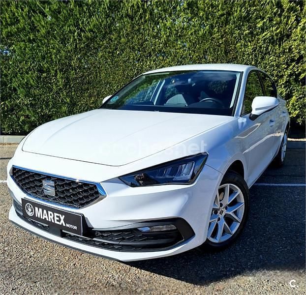 Usado Seat Leon Style 110 CV (80 kW) 2024 Blanco Berlina