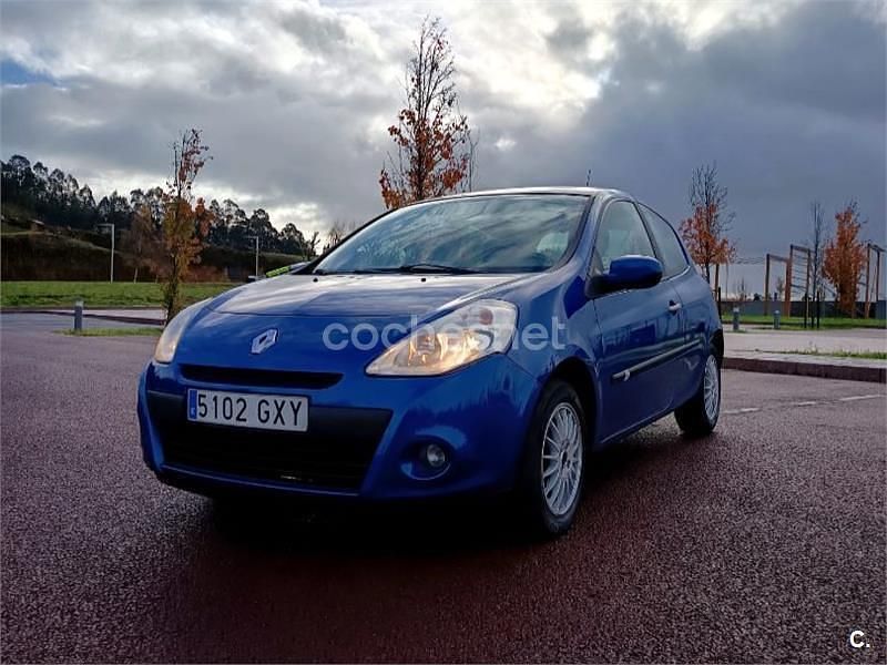 Azul Usado 2010 Renault Clio II Expression Berlina | 4800 € (Precio justo) - Imagen 1/4