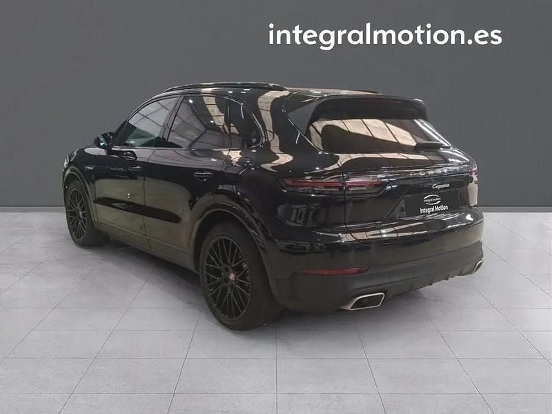 Käytetty Porsche Cayenne 462 HP (339 kW) 2021 Musta Katumaasturi