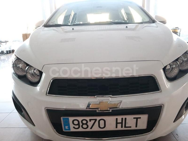 Blanco Usado 2013 Chevrolet Aveo LTZ Berlina | 4500 € (Super precio) - Imagen 1/4
