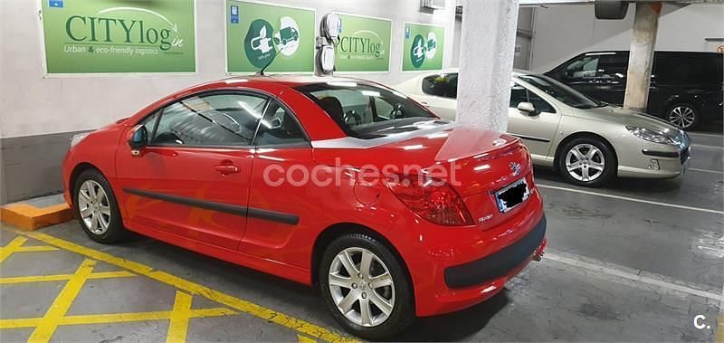 Rojo Usado 2007 Peugeot 207 CC Descapotable | 9000 € (Caro) - Imagen 1/1