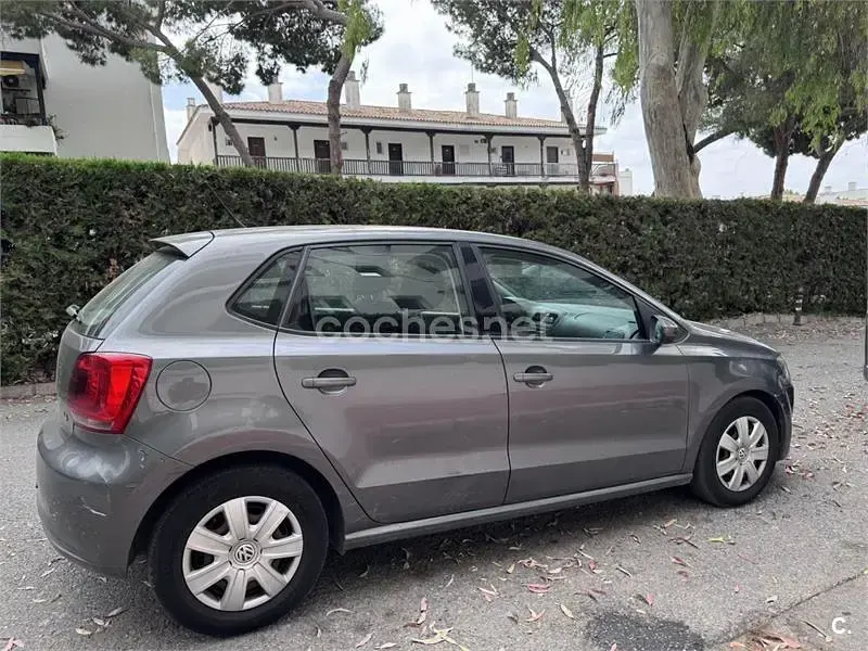 Usado VW Polo Sport 85 CV (62 kW) 2010 Gris / plata Utilitario