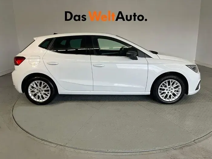 Usado Seat Ibiza XCELLENCE 116 CV (85 kW) 2025 Blanco Utilitario