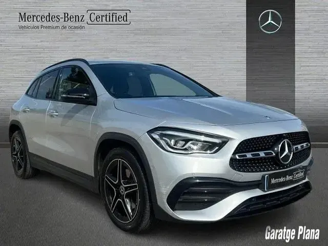 Usado Mercedes GLA200 150 CV (110 kW) 2022 Plata iridio SUV