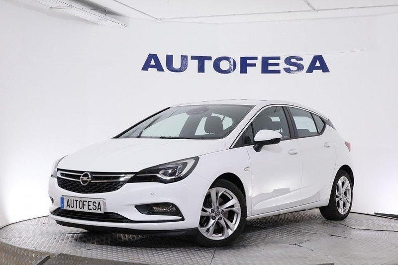 Blanco Usado 2017 Opel Astra Dynamic Utilitario | 11.350 € (Precio justo) - Imagen 1/4