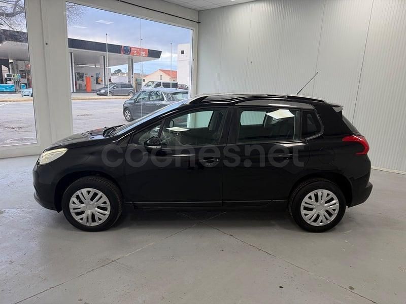 Usado Peugeot 2008 Active 92 CV (67 kW) 2013 Negro SUV