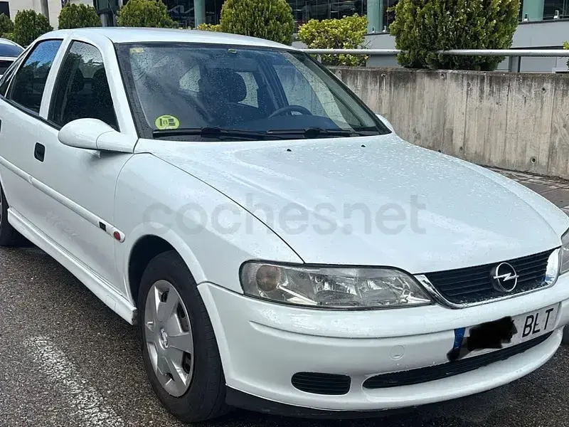 Usado Opel Vectra Comfort 100 CV (73 kW) 2002 Blanco Berlina