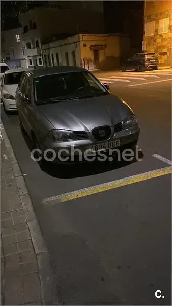 Usado Seat Ibiza Fresh 75 CV (55 kW) 2004 Gris / plata Utilitario