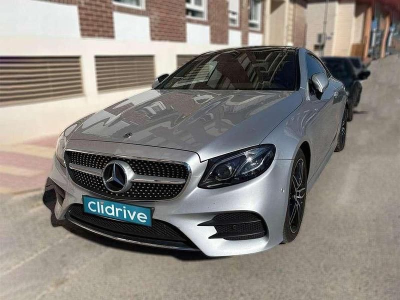 Usado Mercedes E220 194 CV (142 kW) 2018 Gris Coupe