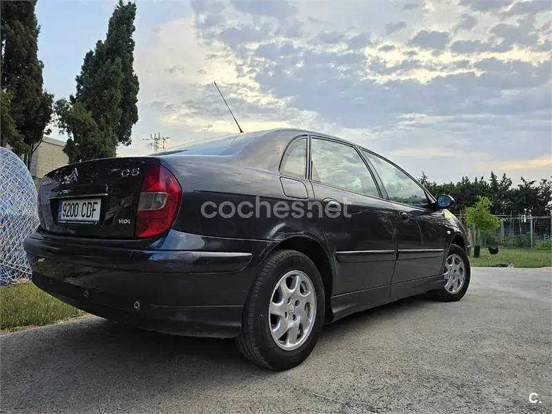 Usado Citroën C5 110 CV (80 kW) 2003 Negro Berlina