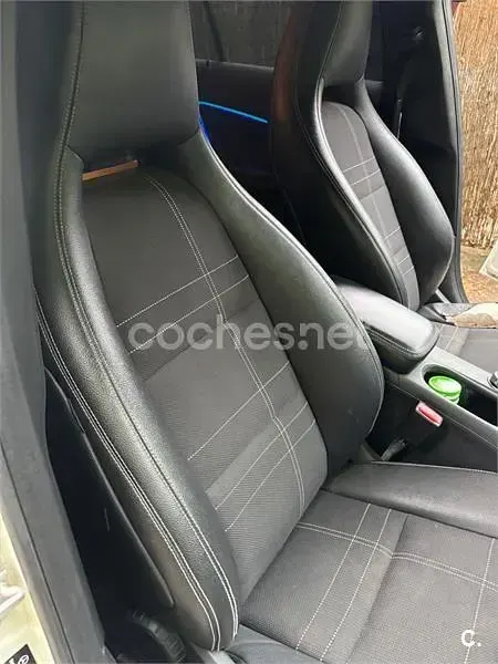 Usado Mercedes A180 Style 109 CV (80 kW) 2015 Blanco Berlina