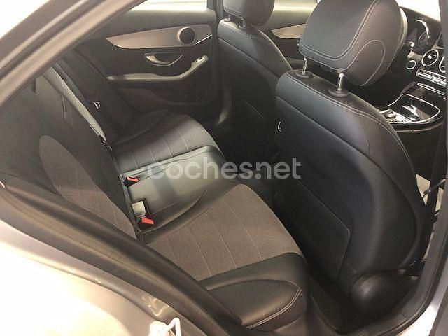 Usado Mercedes C180 156 CV (114 kW) 2014 Gris / plata Berlina