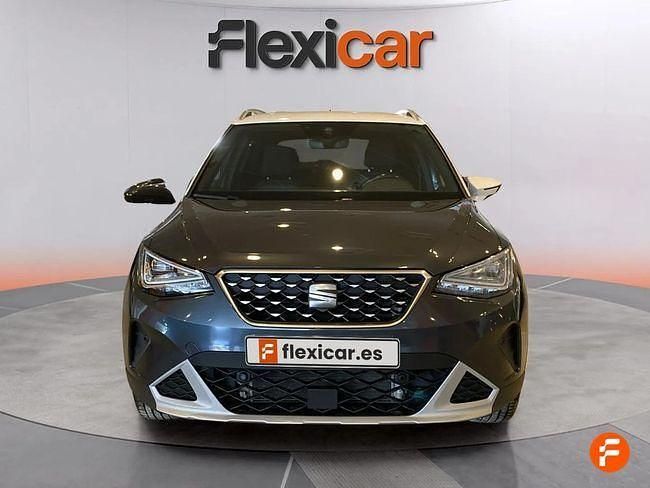 Usado Seat Arona Xperience 110 CV (80 kW) 2022 Gris / plata SUV