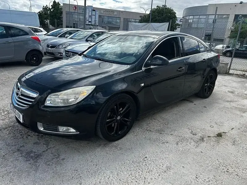 Usado Opel Insignia Edition 110 CV (80 kW) 2010 Negro Berlina