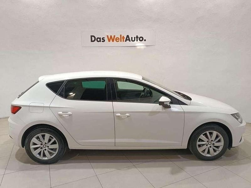 Usado Seat Leon ST Reference 110 CV (80 kW) 2018 Blanco Familiar