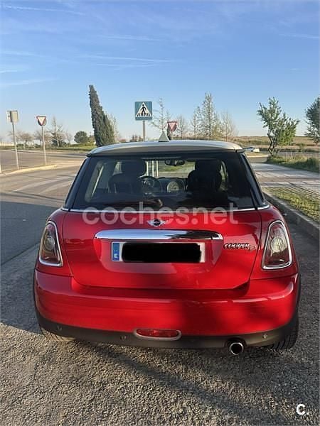 Usado Mini Cooper D 110 CV (80 kW) 2009 Rojo Utilitario